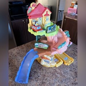Bluey roadtrip playset